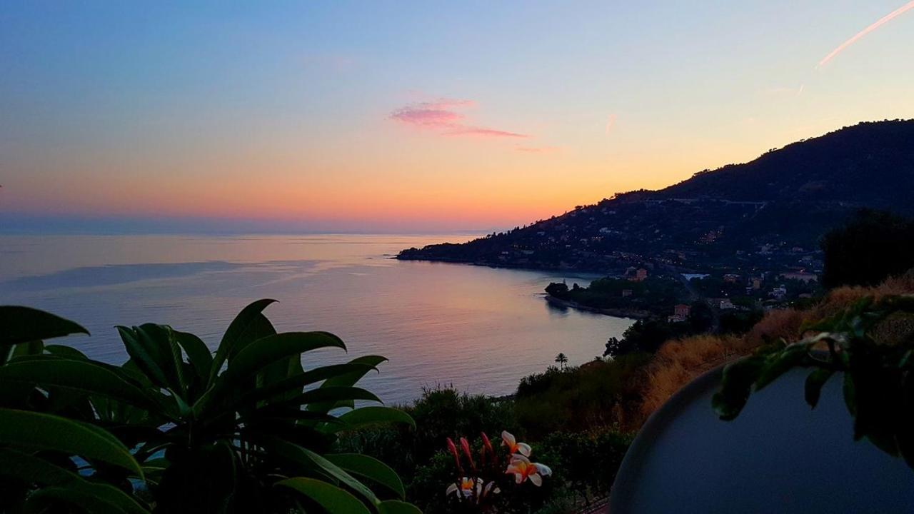 Romantic Casa Lorenzina Affittacamere Ventimiglia Exterior photo